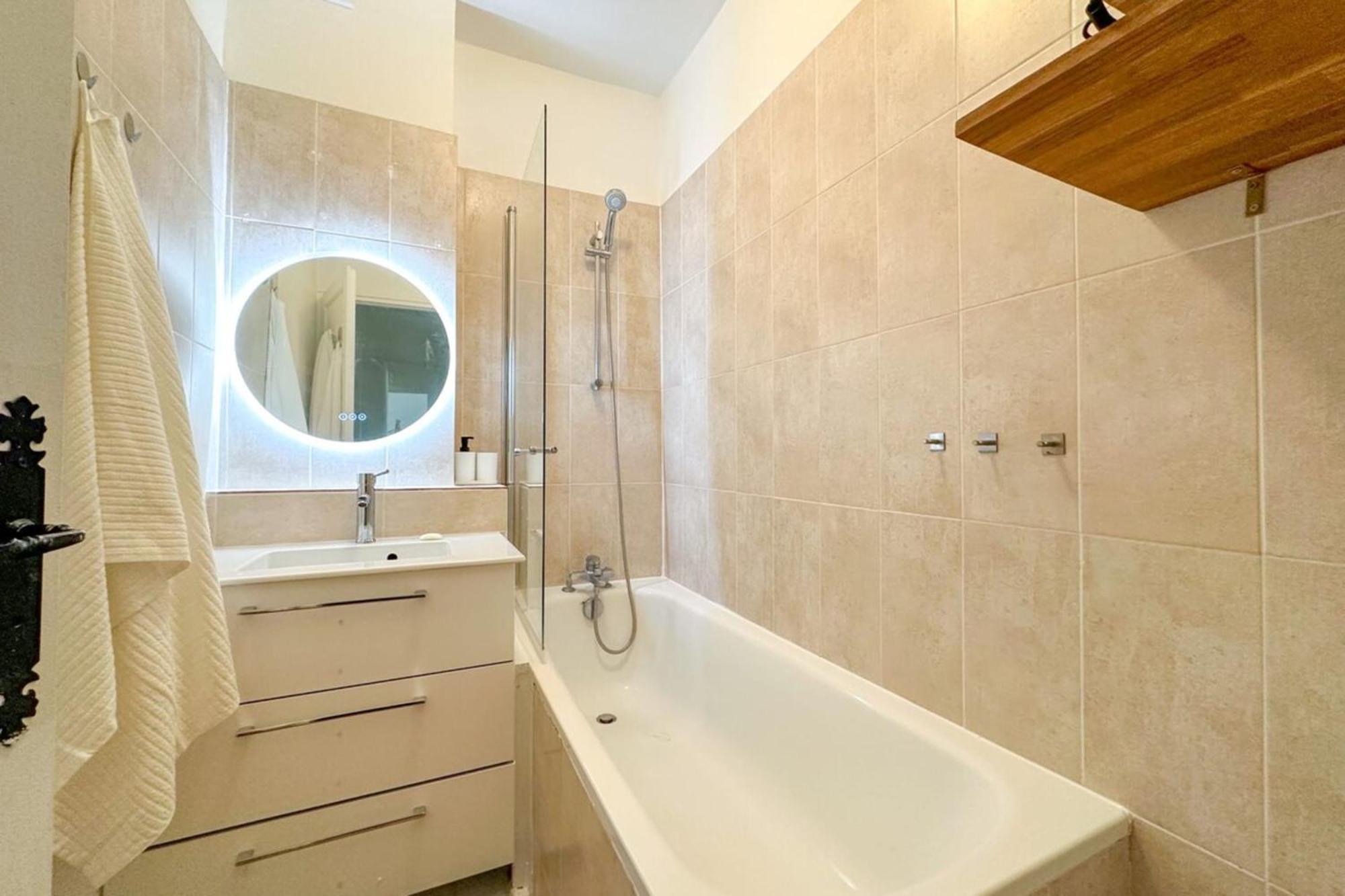 Holiday home Flexliving - - Echiquier Paris